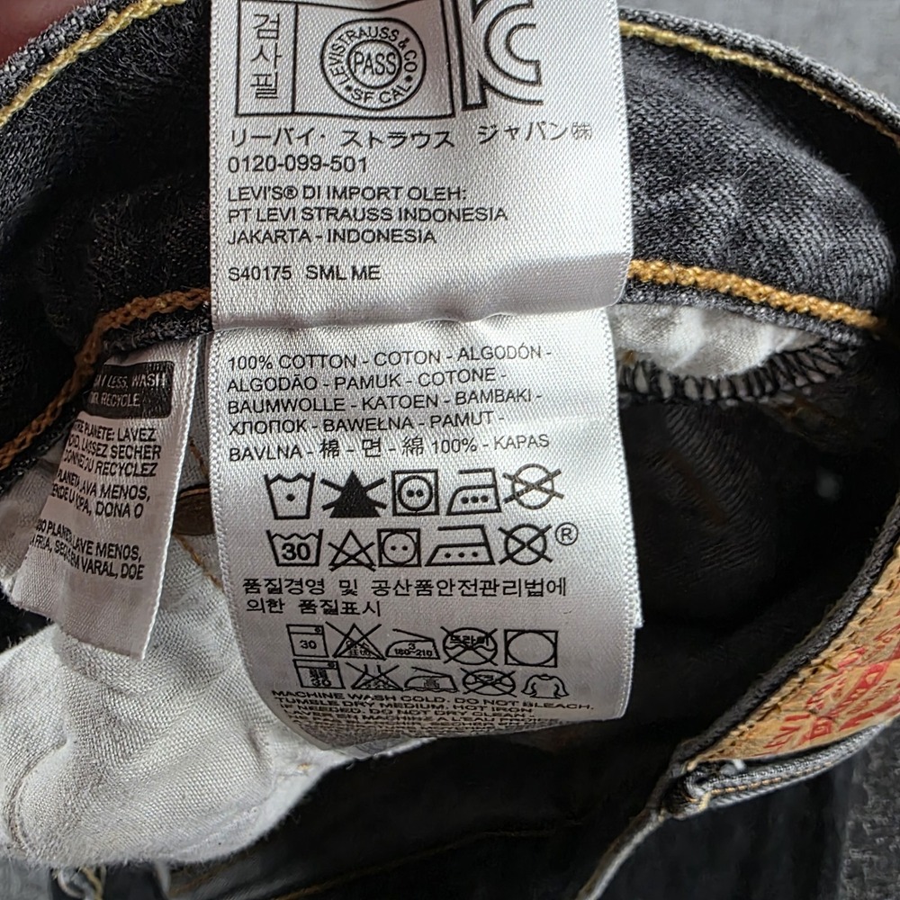 Levis 501xx Jeans Mens 42x32 (Fits 40x30) Faded Black Button Fly 100% Cotton Emo - Picture 9 of 9
